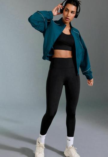 Спортивная куртка