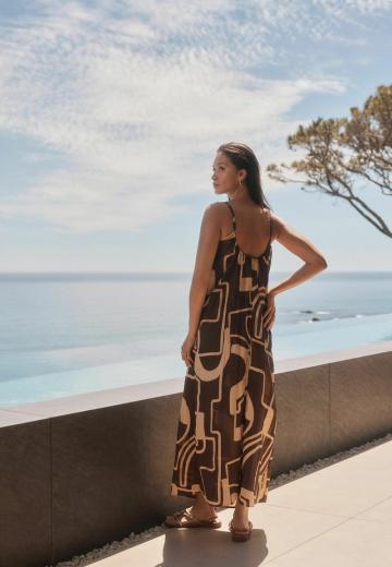 Платье без бретелек