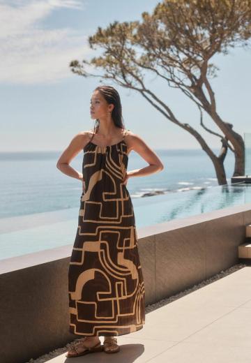 Платье без бретелек