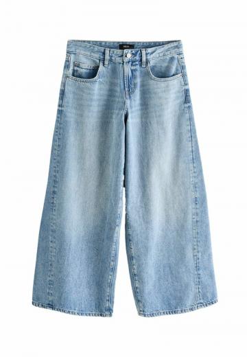 Клешеные джинсы