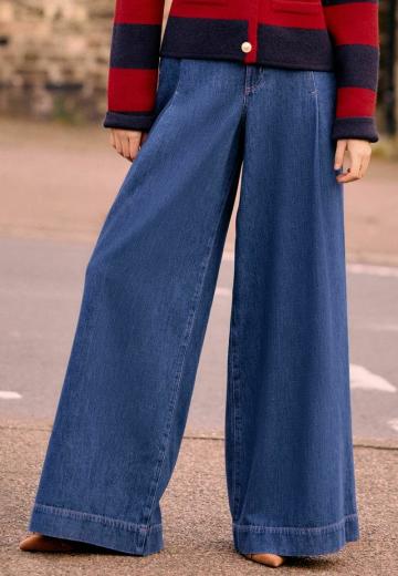 Клешеные джинсы