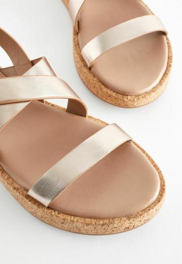 Босоножки на платформе