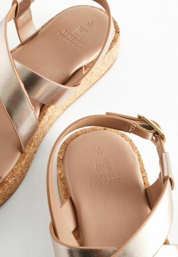 Босоножки на платформе