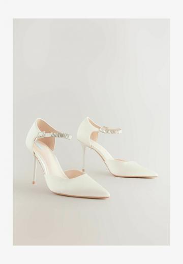 Туфли на высоком каблуке