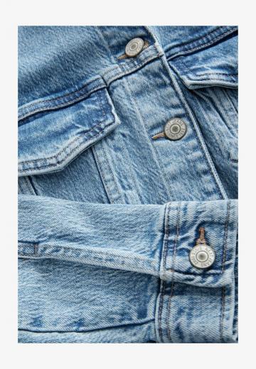 Джинсовая жилетка