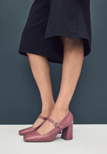 Туфли с ремешком