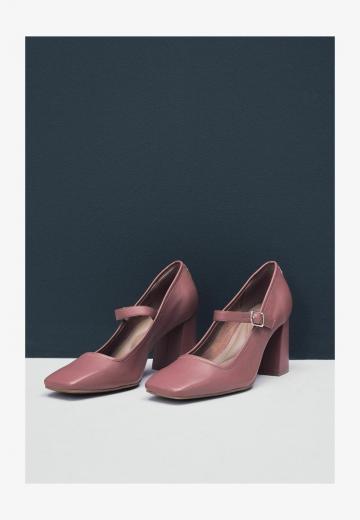 Туфли с ремешком