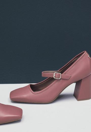 Туфли с ремешком