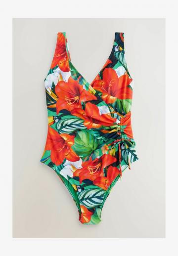 Слитный купальник