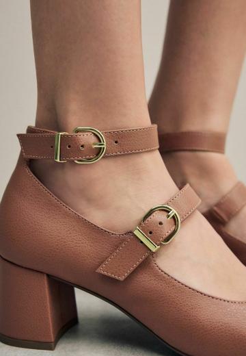 Туфли с ремешком