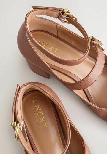 Туфли с ремешком