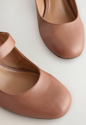 Туфли с ремешком