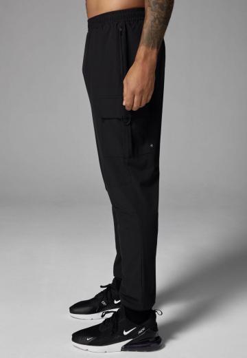 Брюки с накладными карманами