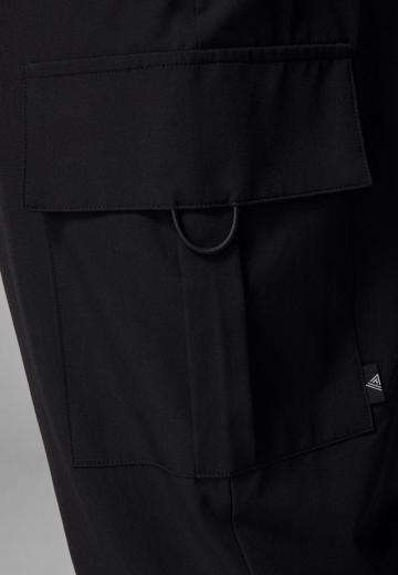 Брюки с накладными карманами