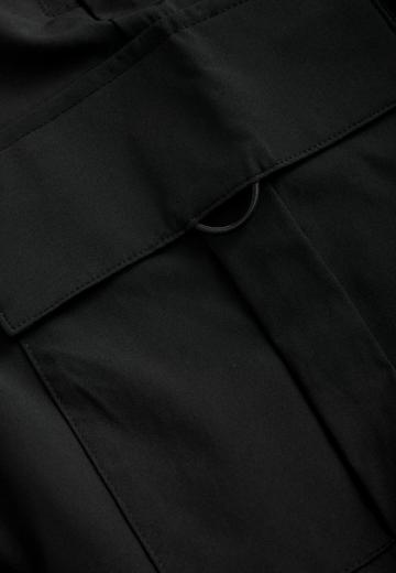 Брюки с накладными карманами