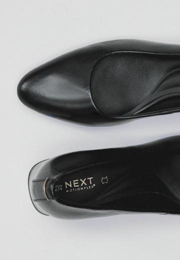 Туфли с высоким носом