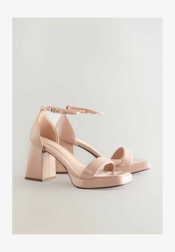 Босоножки на платформе