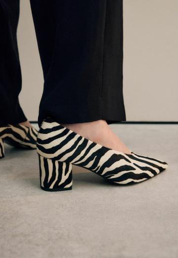 Туфли с высоким носом