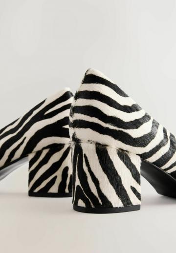 Туфли с высоким носом