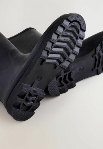 Резиновые сапоги