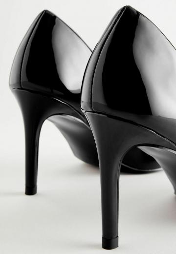 Туфли на высоком каблуке