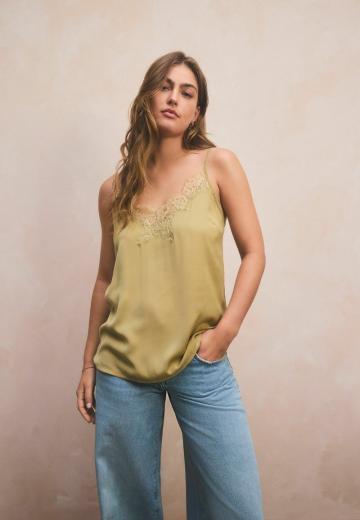 Топ на бретельках