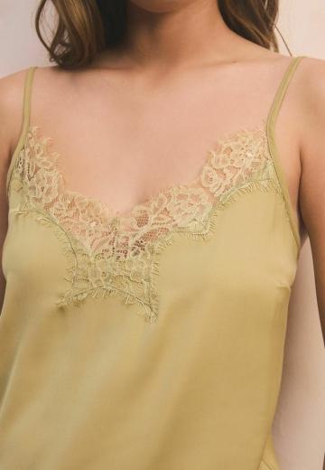 Топ на бретельках