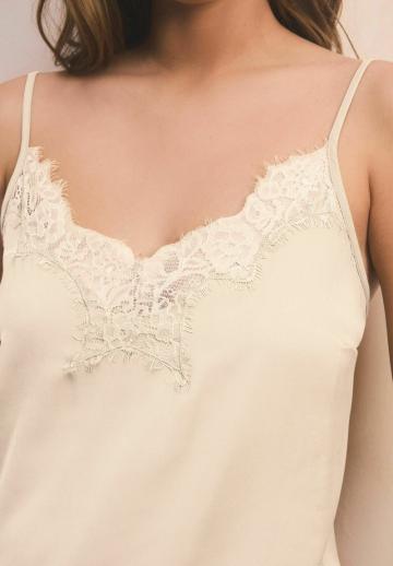 Топ на бретельках