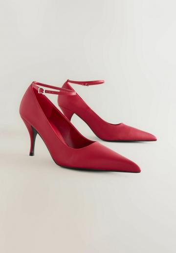 Туфли с ремешком