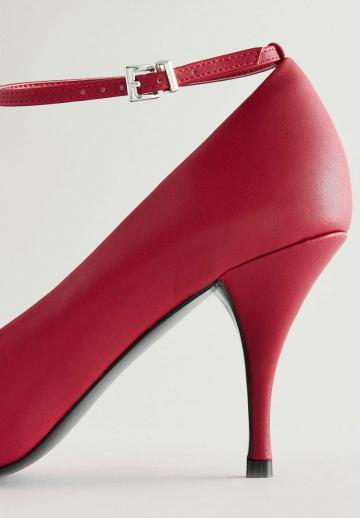 Туфли с ремешком