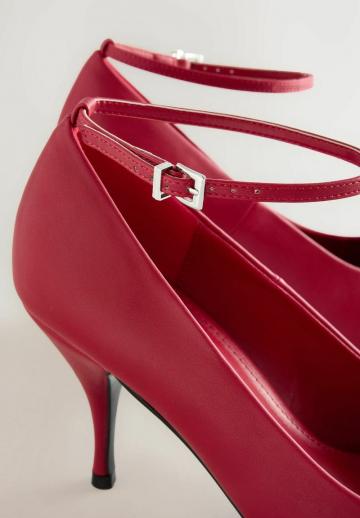 Туфли с ремешком