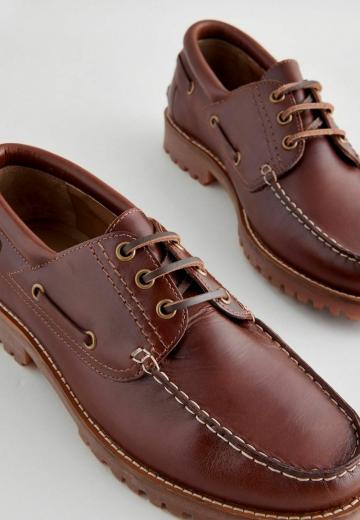 Ботинки на шнуровке