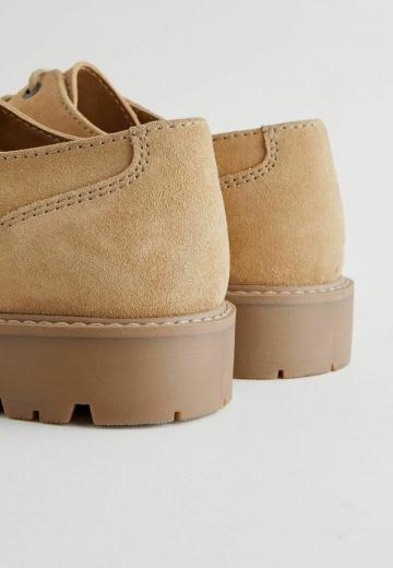 Ботинки на шнуровке