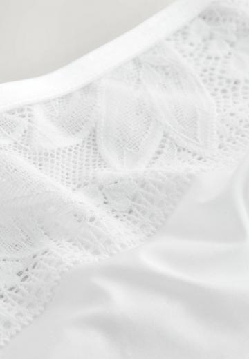 Трусы на бедрах