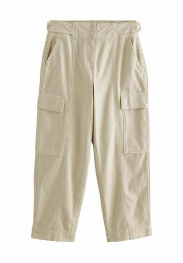 Брюки с накладными карманами