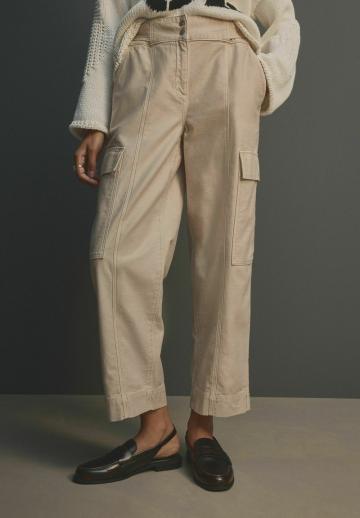 Брюки с накладными карманами
