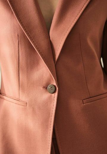 Блейзер с накладными карманами