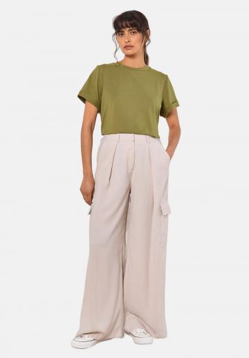 Брюки с накладными карманами