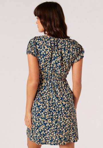 Короткое платье