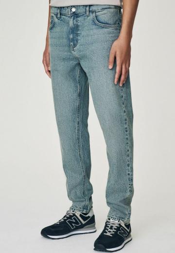 Узкие джинсы