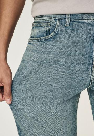 Узкие джинсы