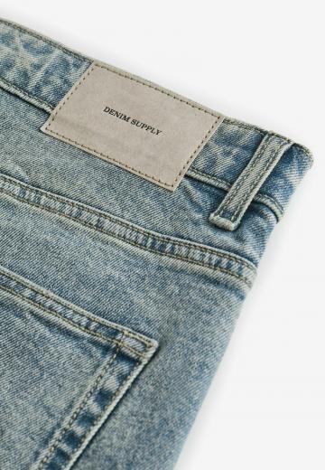 Узкие джинсы