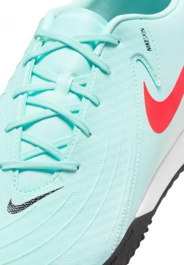 Футбольные бутсы