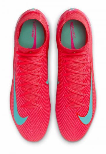 Футбольные бутсы