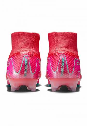 Футбольные бутсы