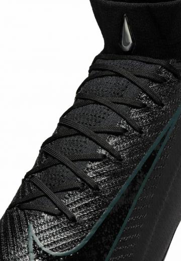 Футбольные бутсы