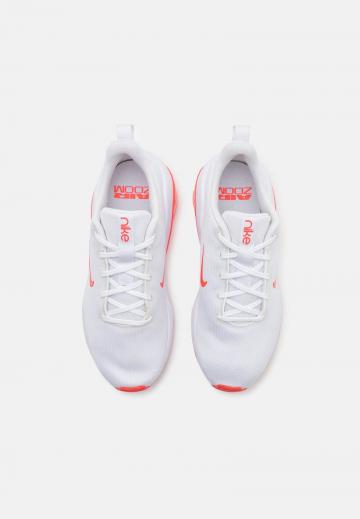 Тренировочные кроссовки