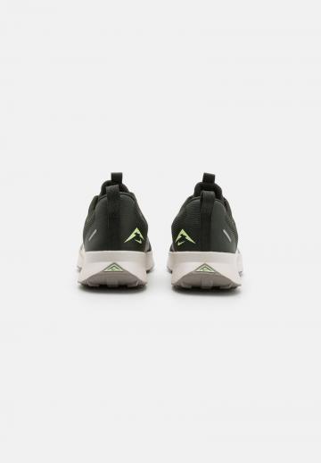 Беговые кроссовки