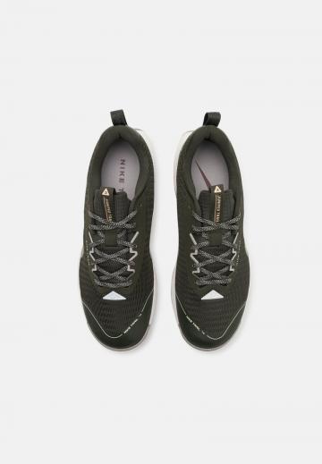 Беговые кроссовки