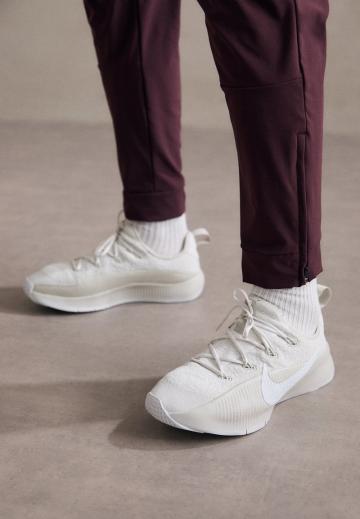 Тренировочные кроссовки